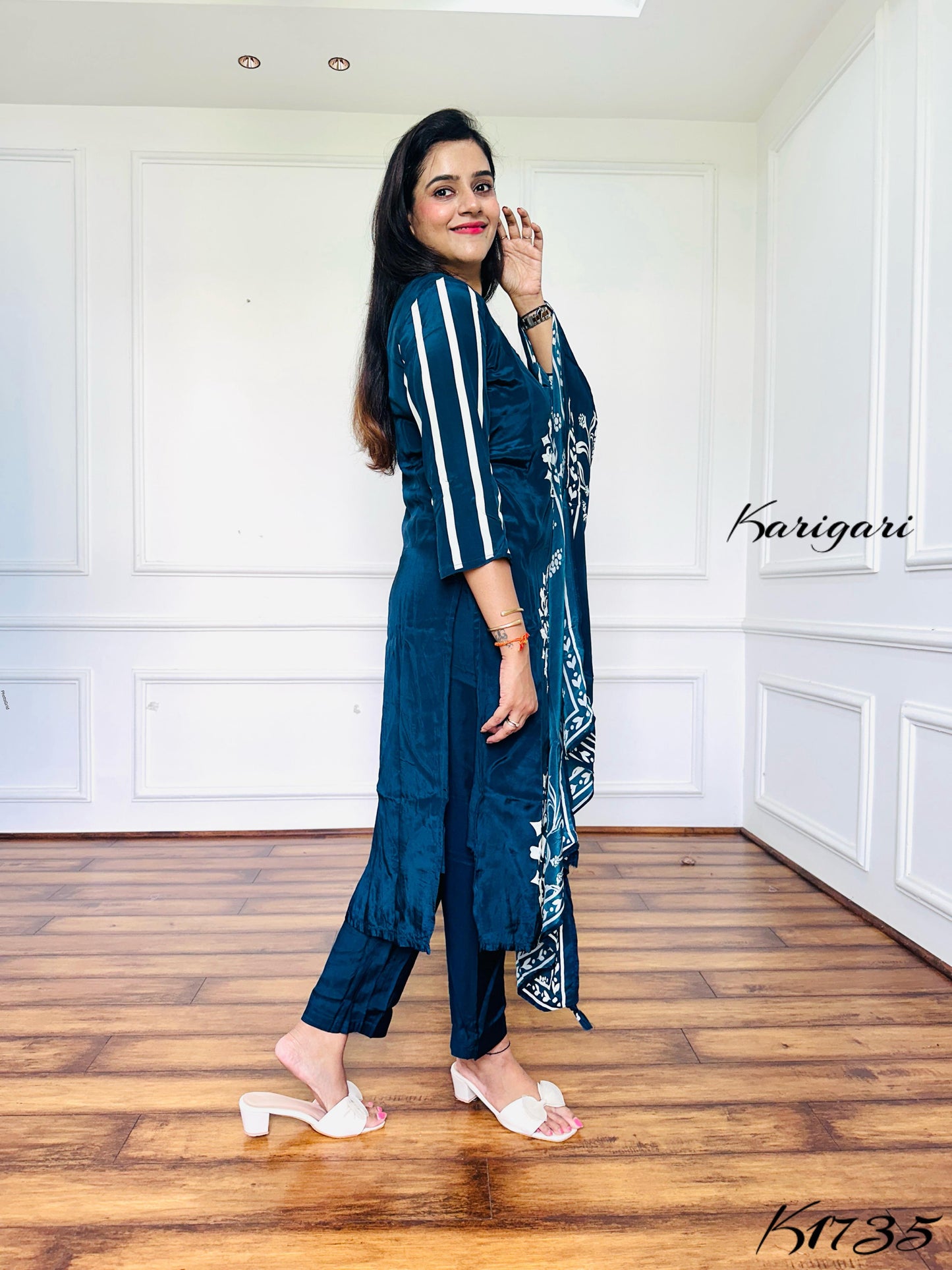 Elegant Natural Crepe 3-Piece Suit with Mirror & Sequin Detailing